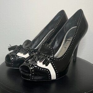 WHITE HOUSE BLACK MARKET Patent Leather Spectator Pumps Tassel Heels Size 8.5 US
